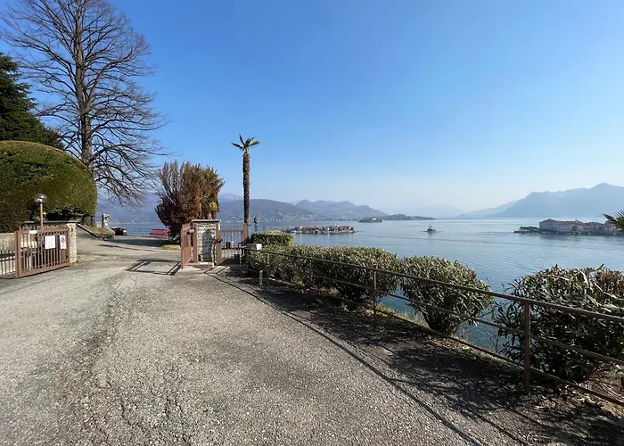 Apartment Vista Lago: Lakeside Garden Retreat With Borromean Islands View *